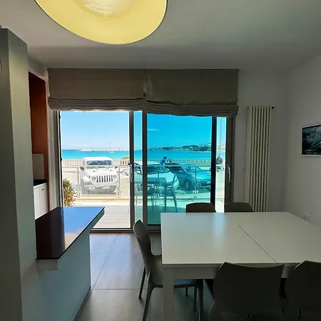 Apartament Elegante Lungomare Kennedy *